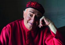 TEATRO SANNAZARO AL TEATRO MEDITERERANEO PEPPE BARRA IN BUONASERA A TUTTI REGIA FRANCESCO ESPOSITO Al piano Luca Urciuolo